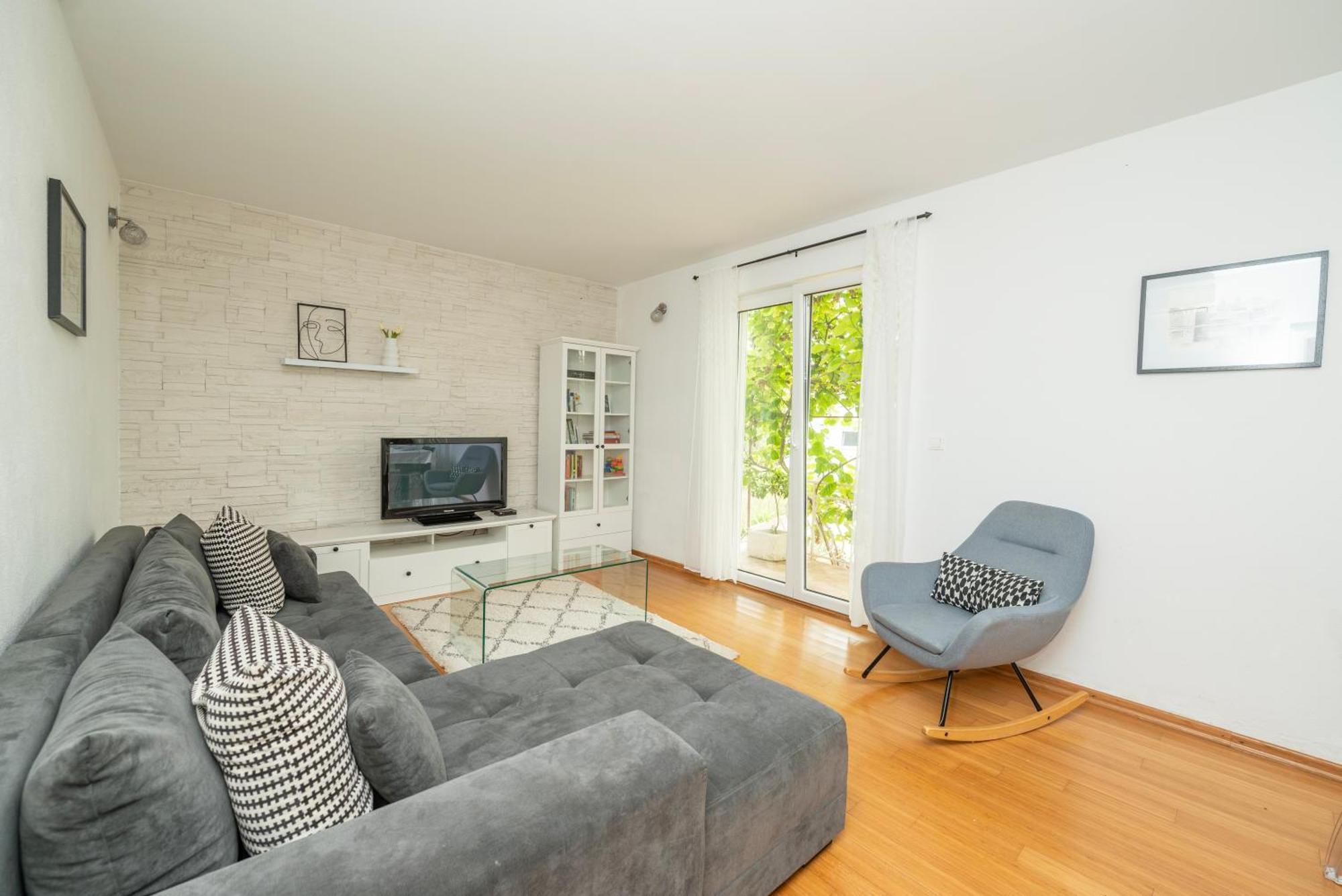 Apartment Paula Трогир Екстериор снимка
