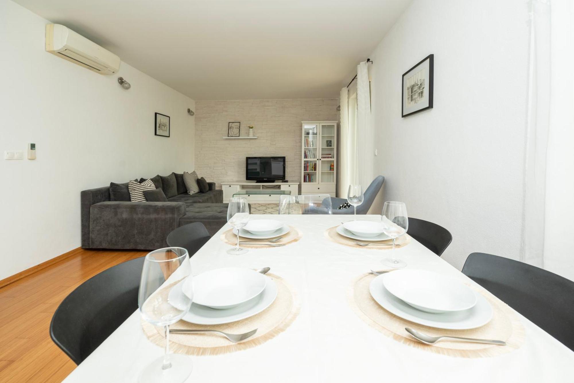 Apartment Paula Трогир Екстериор снимка