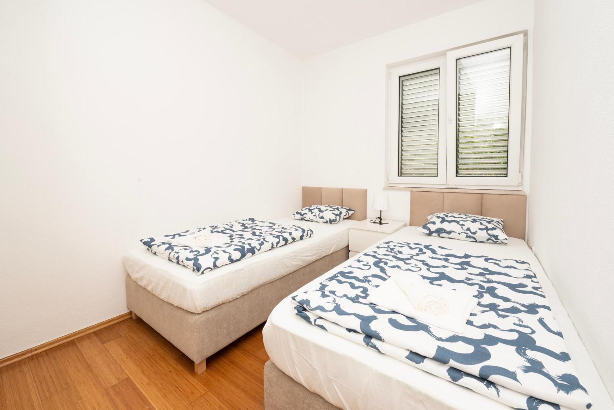 Apartment Paula Трогир Екстериор снимка