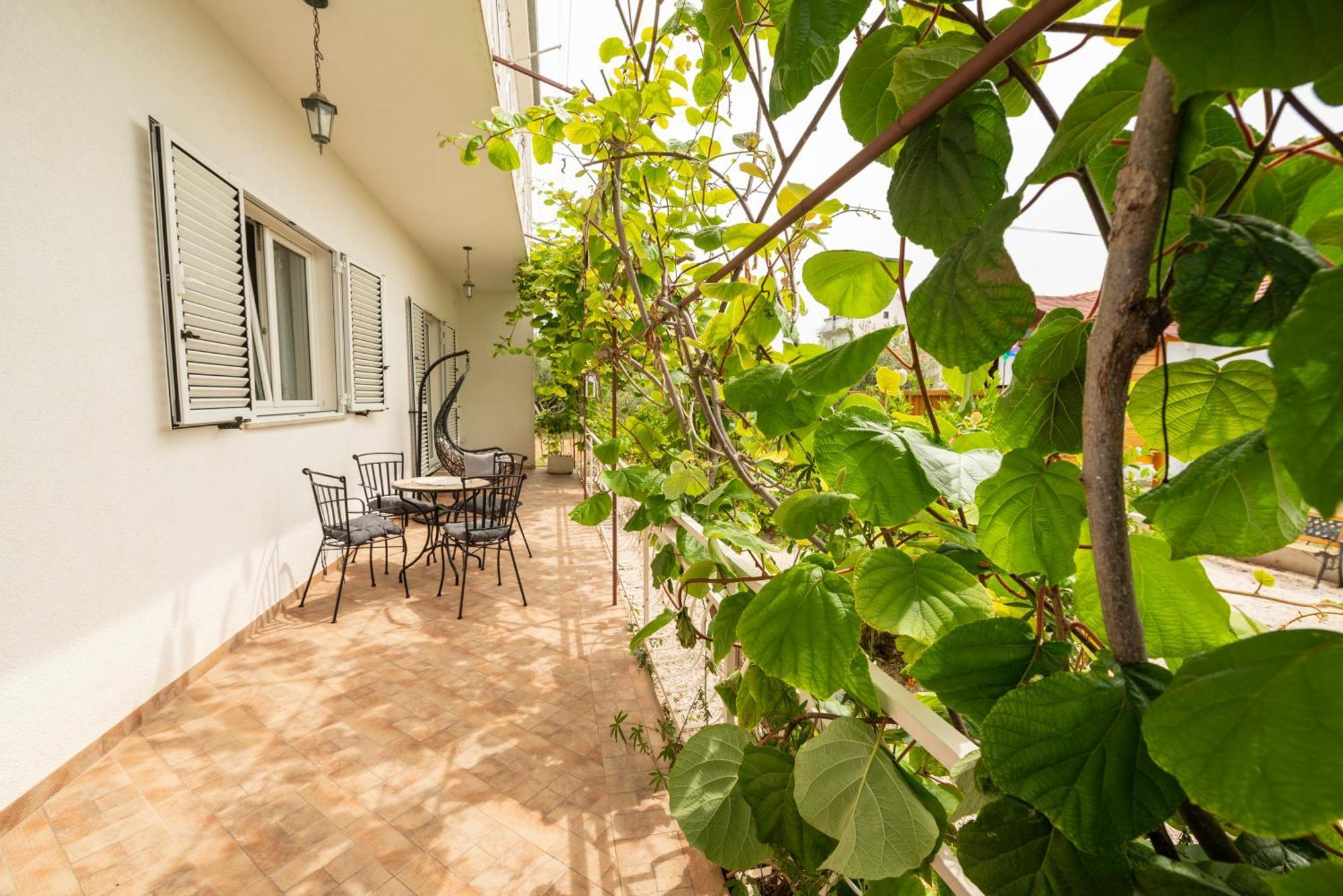 Apartment Paula Трогир Екстериор снимка