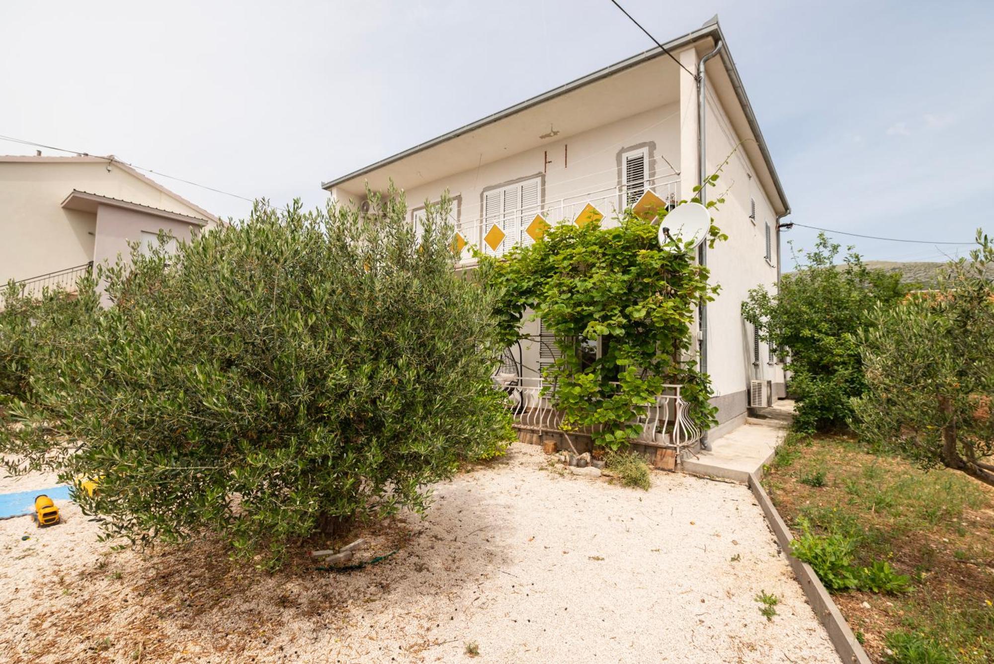 Apartment Paula Трогир Екстериор снимка