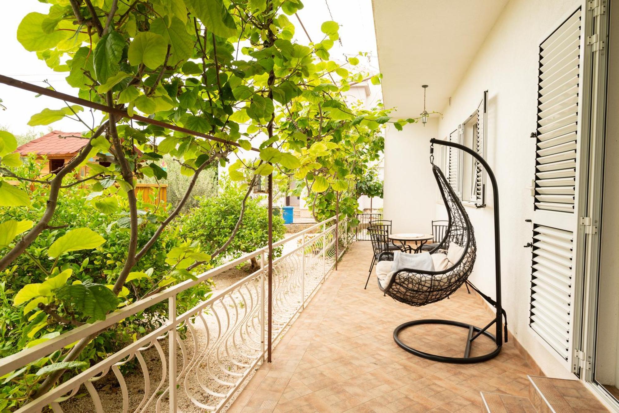 Apartment Paula Трогир Екстериор снимка